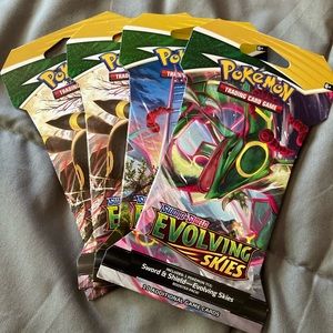 4x Factory Sealed Pokemon TCG Evolving Skies Booster Packs